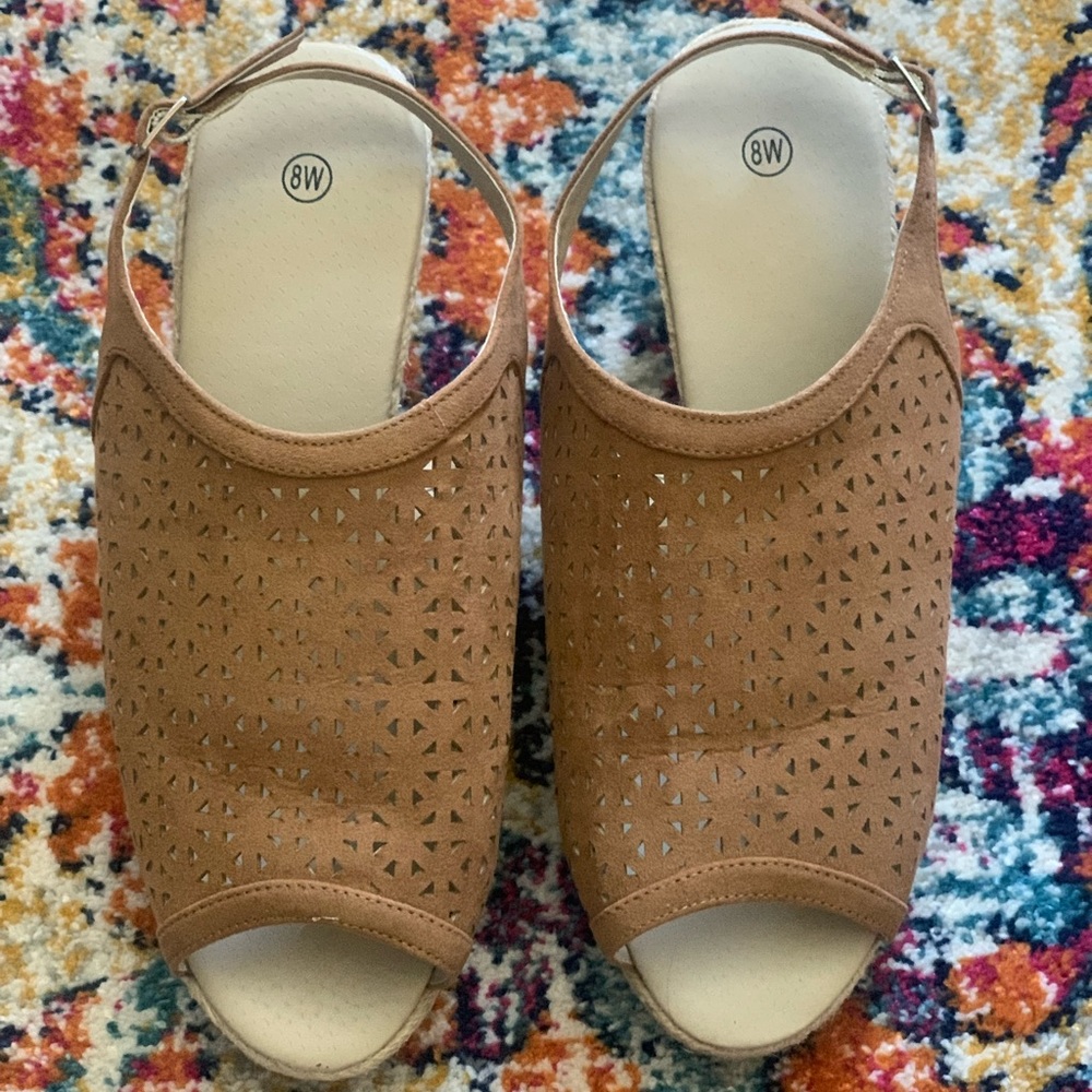 Women’s Wedge Sandals size 8W